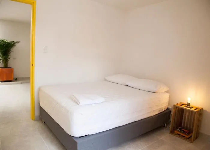 Home Aris Apartments 201